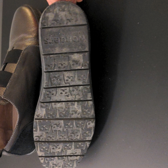 Wonders Shoes in Dark Brown with Black Straps Women's size EUR 38 / US 7.5 - Picture 4 of 13